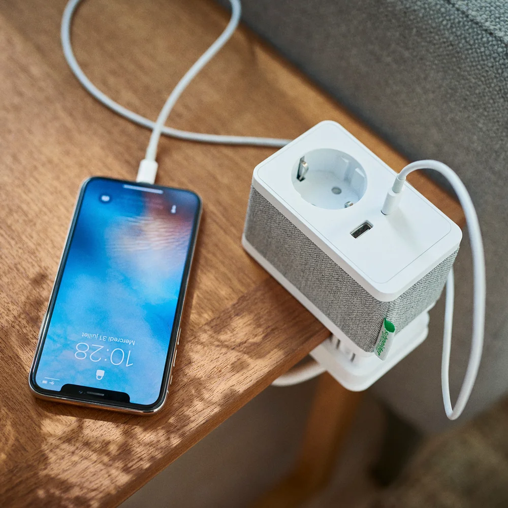 SCHNEIDER BORDENHET S STRØMUTTAK + USB HVIT v:7804138